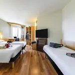 Ibis Lausanne 2*