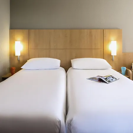 Ibis Lausanne Hotel 2*