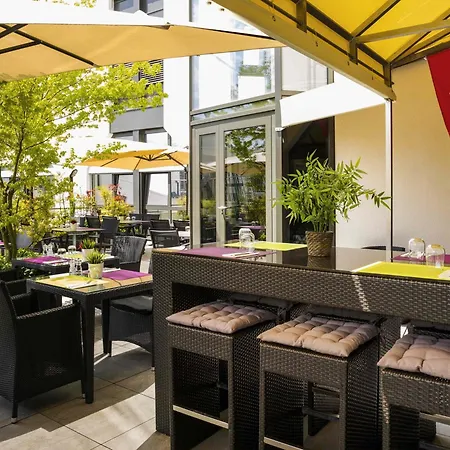 Ibis Lausanne Hotel 2*