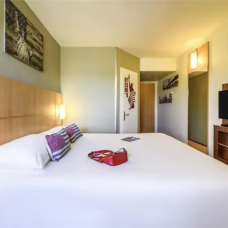 إيبيس Lausanne 2*