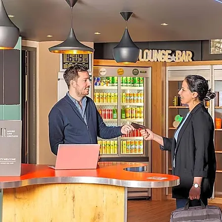 Ibis Lausanne 2*