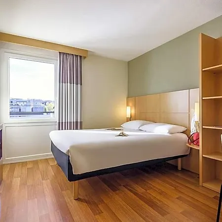 Ibis Lausanne Szálloda Crissier
