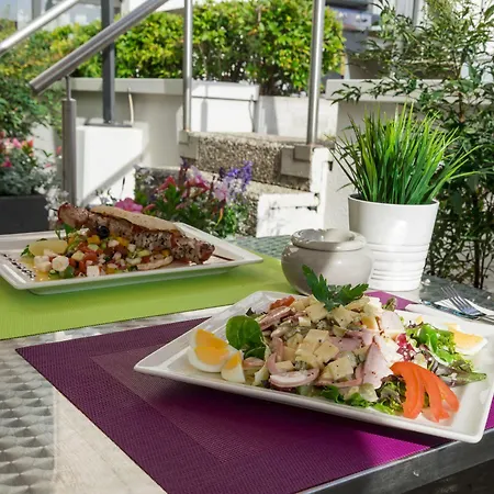 Hotel Ibis Lausanne 2*