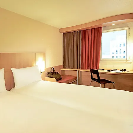 Hotel Ibis Lausanne 2*